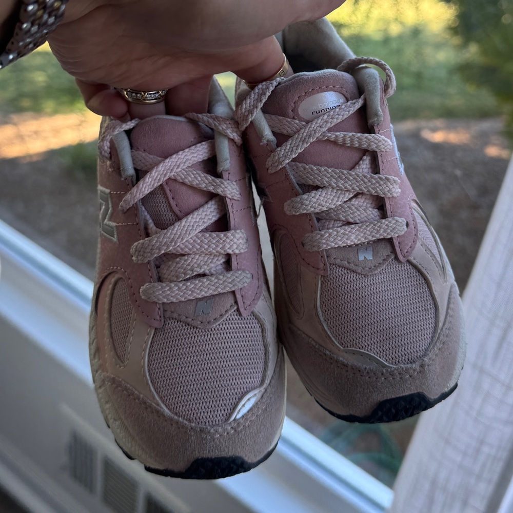 New Balance 9060 pink 9c - Picture 3 of 6